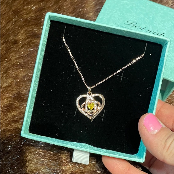 ROSE Gold Elegant Silver Heart Necklace New in Box CZ synthetic stones - Picture 5 of 13